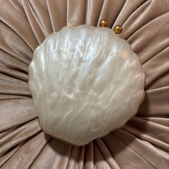 Luxe Rare Shell Clutch in Shimmering Cream - Picture 4 of 6